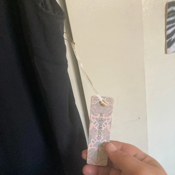 NWT IRIS TOP - Picture 10 of 11